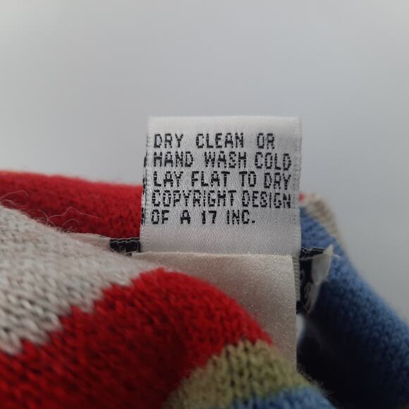 Amoroso Merino Wool blend hears and rainbow stripes scarf - Picture 5 of 7